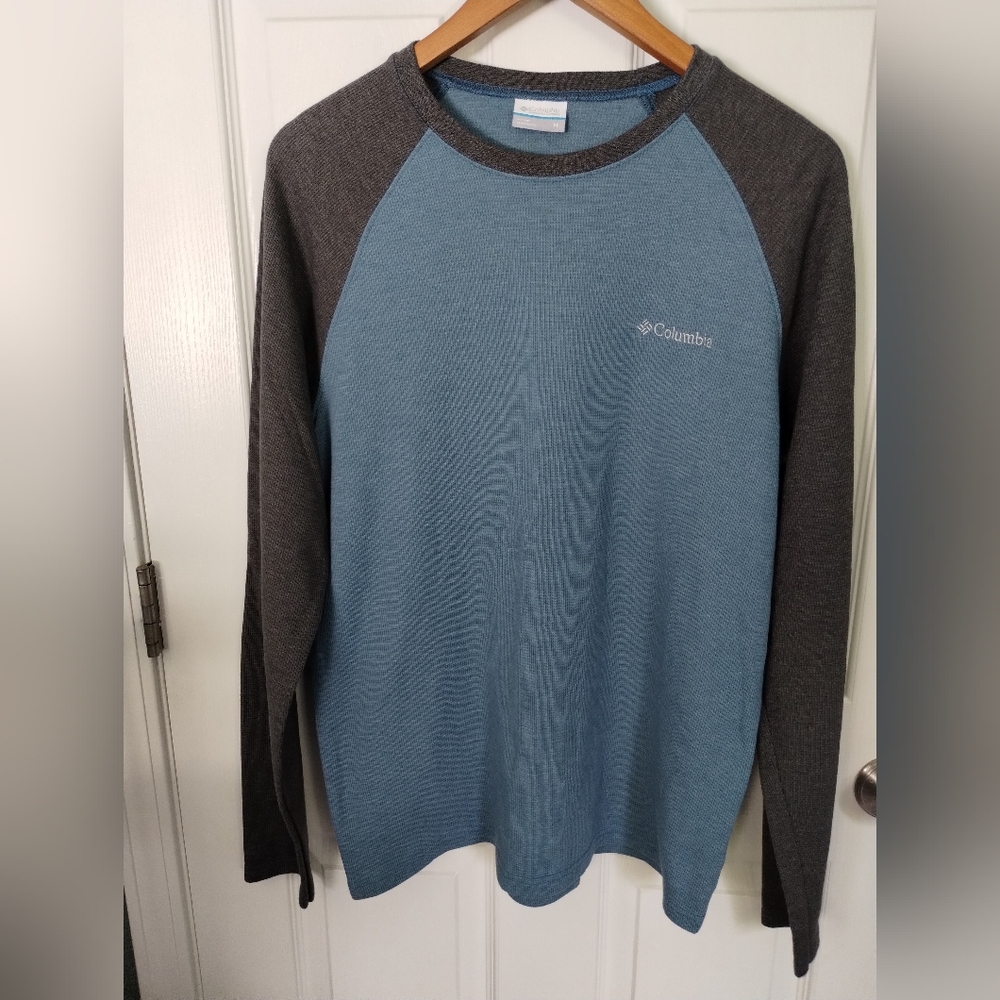 Men's Columbia Long Sleeve T, Size Medium, Blue and Grey